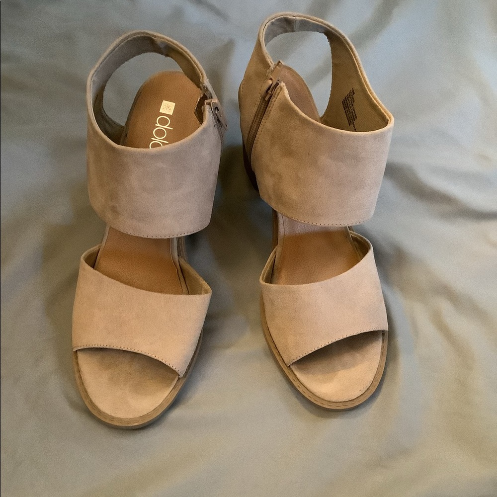 Women’s size 10 sandal heels